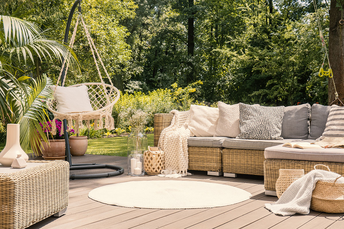 Time to Transition: 4 Tips for creating an outdoor living space they’ll enjoy all fall (& beyond!)